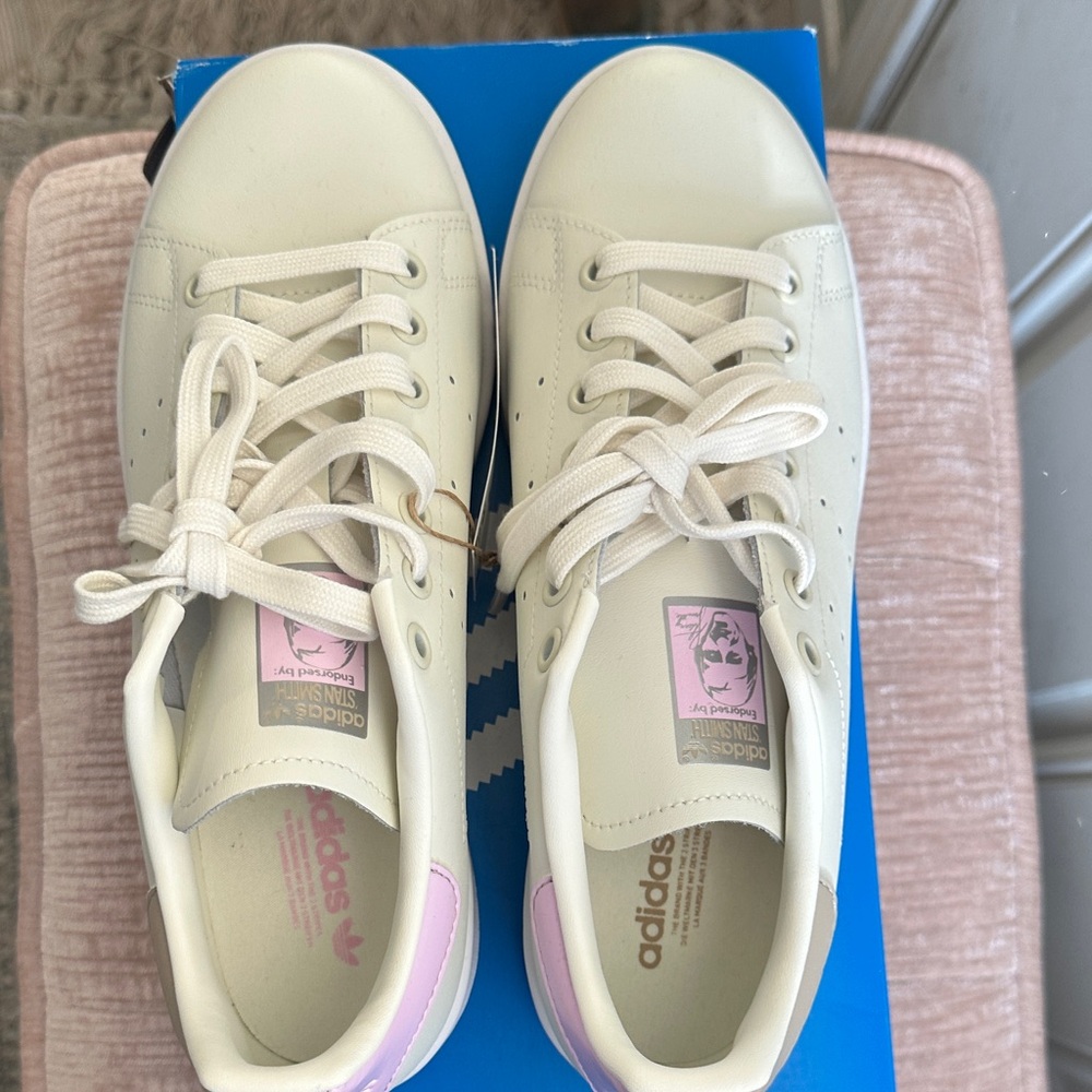 Stan Smith Adidas Sneakers - Cream and Pink - Picture 4 of 13